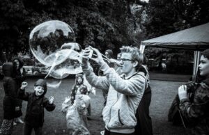 Bubbles by Kevin Ryan Picnic in the Park 2015