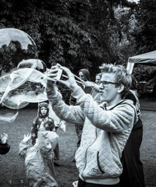 Bubbles-by-Kevin-Ryan-Picnic-in-the-Park-2015