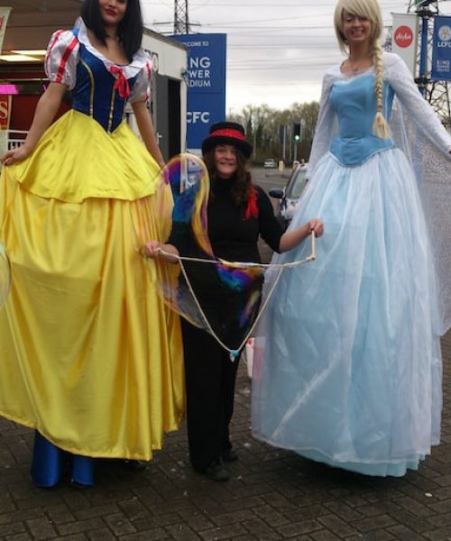 Bubbles Elsa and Snow White